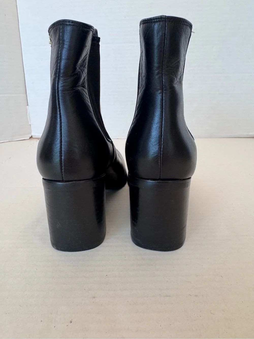 Tory Burch Nicola Boots Womens 8M Black Leather Chelsea Block Heel Elegant Edgy